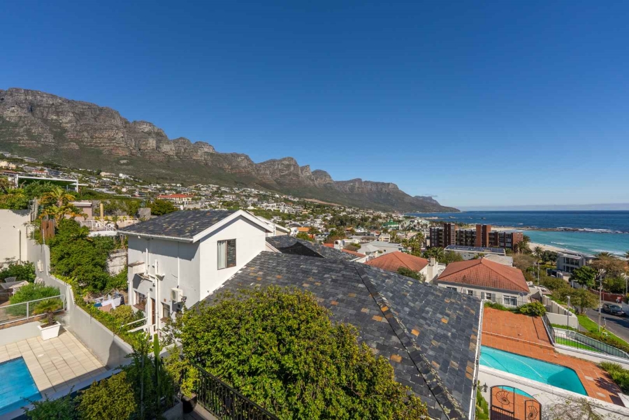 8 Bedroom Property for Sale in Camps Bay Western Cape